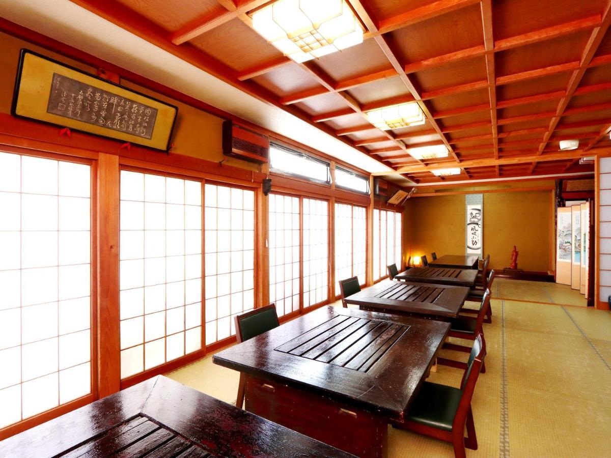 富山県 よしのや旅館 Nanto Екстериор снимка
