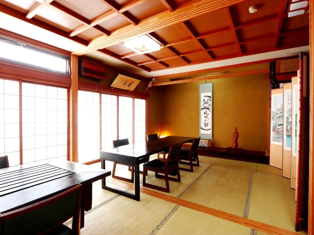 富山県 よしのや旅館 Nanto Екстериор снимка